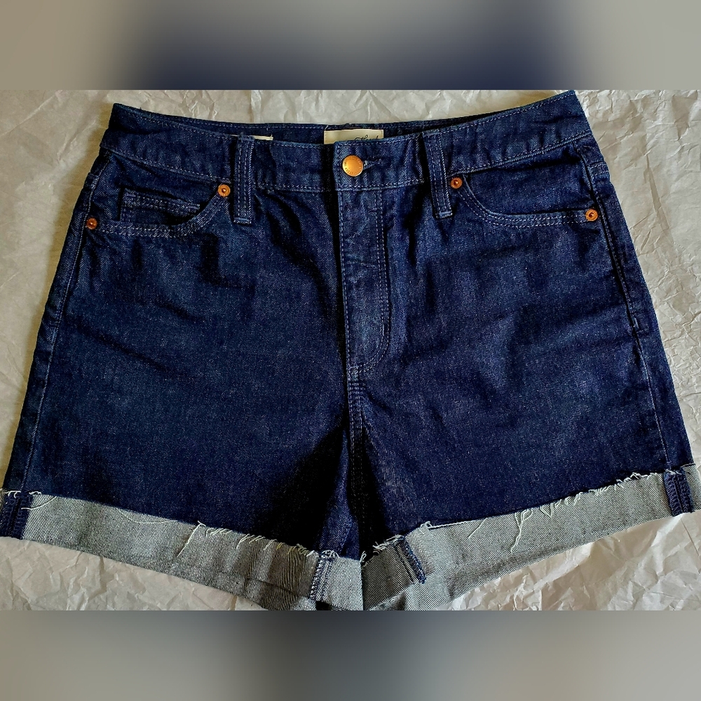 Nwot ladies shorts sz 6